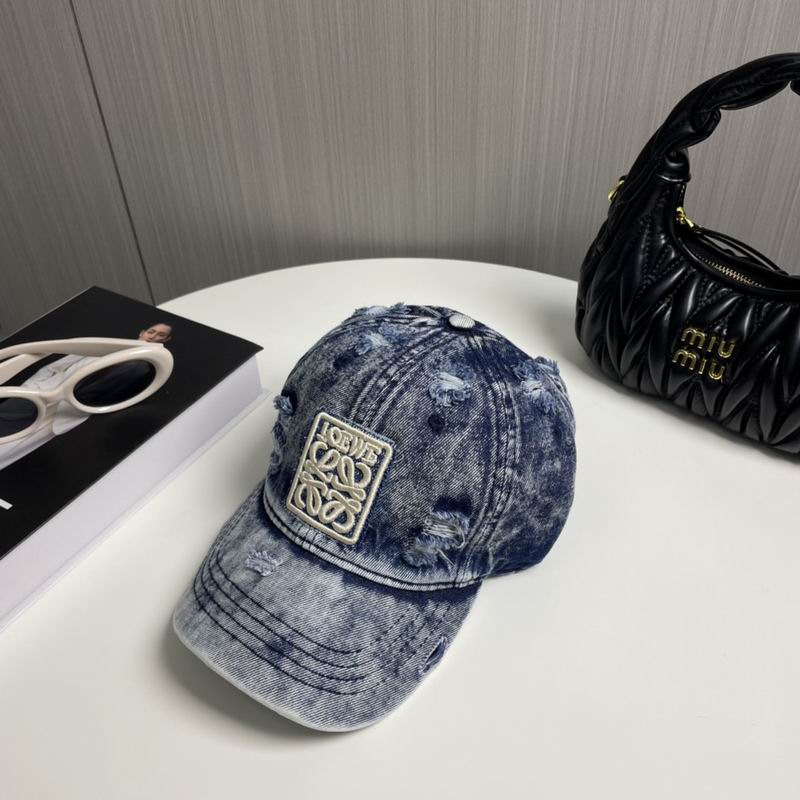 Loewe cap dx (143)