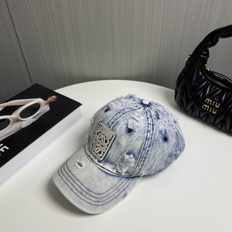Loewe cap dx (152)