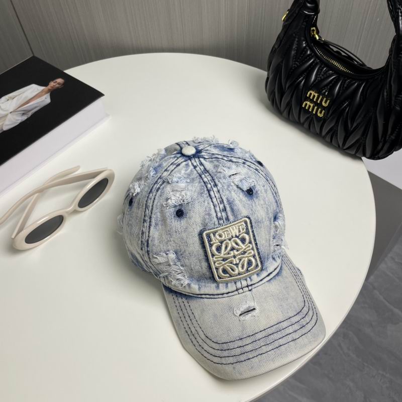 Loewe cap dx (153)