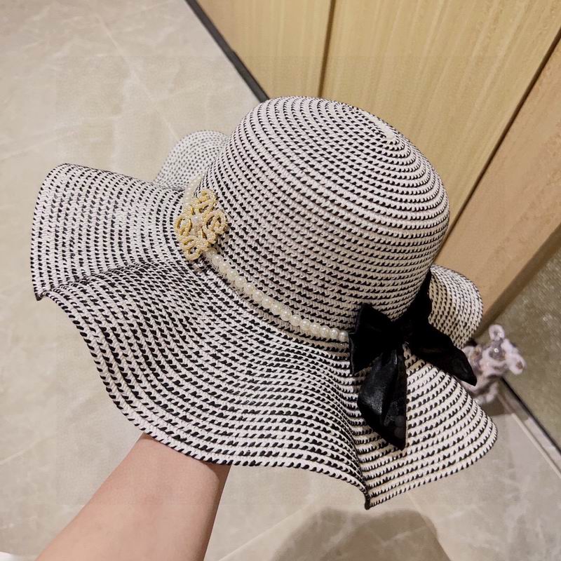Loewe top hat (135)
