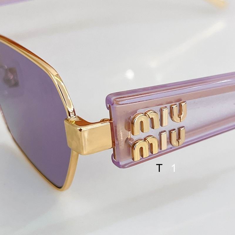 MiuMiu 53W 58-18-140 a17