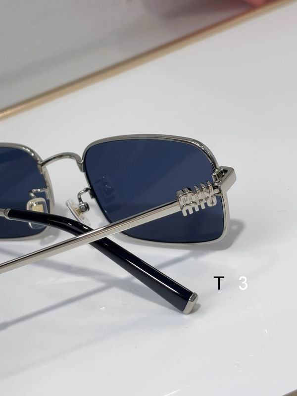 MiuMiu A53 49 22-140 c18