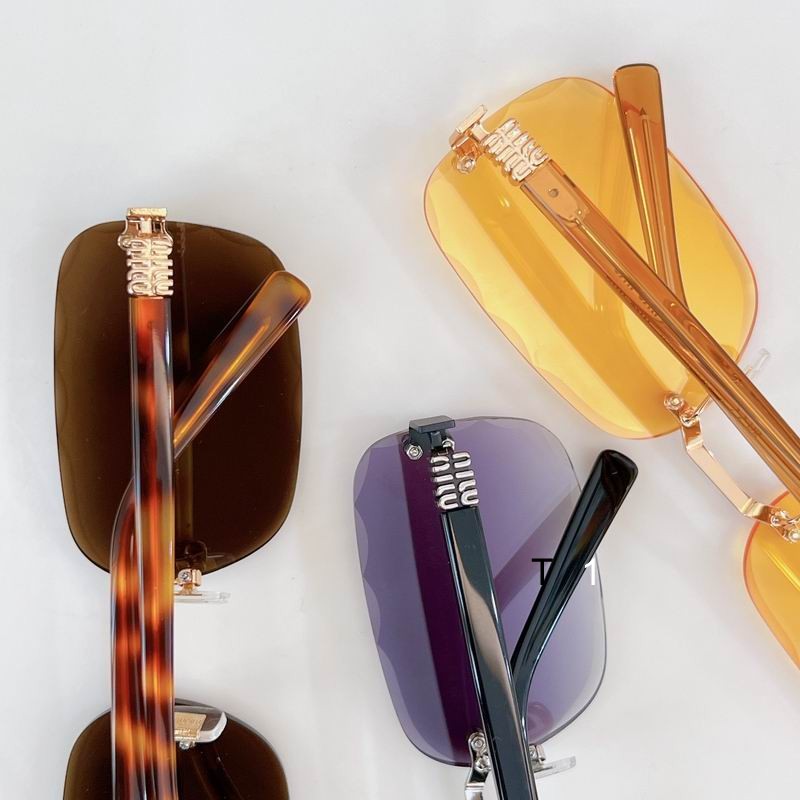 MiuMiu MU126AV62 20 140 a08