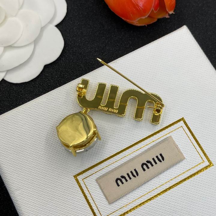 MiuMiu brooch 01lyh03 (2)