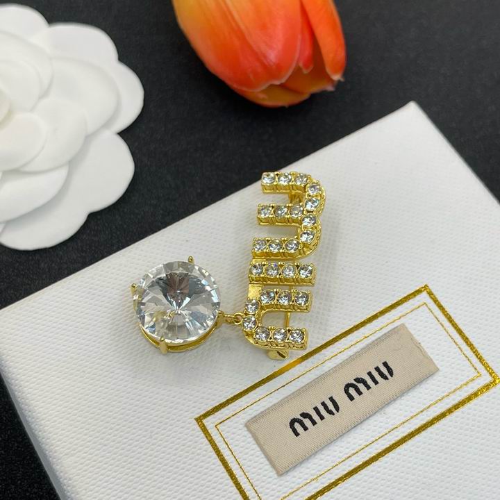 MiuMiu brooch 01lyh03 (3)