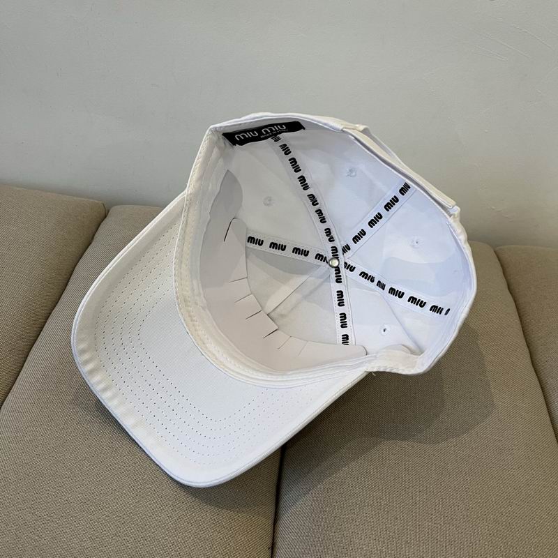 Miumiu cap dx (1)
