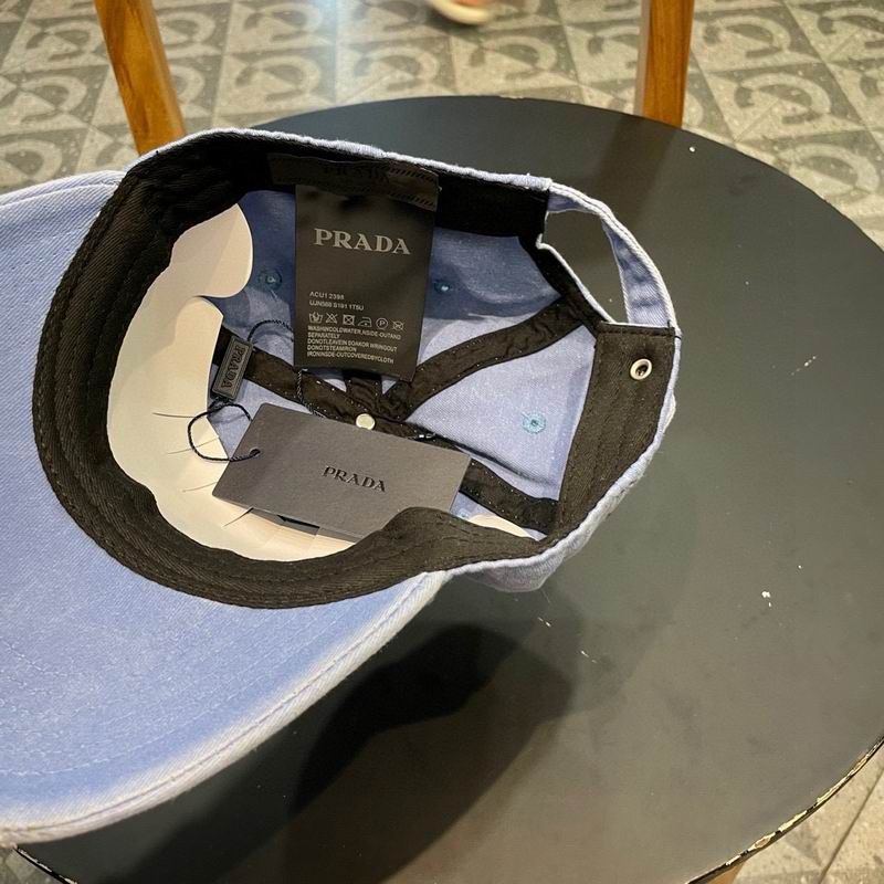 Prada cap 92 (19)
