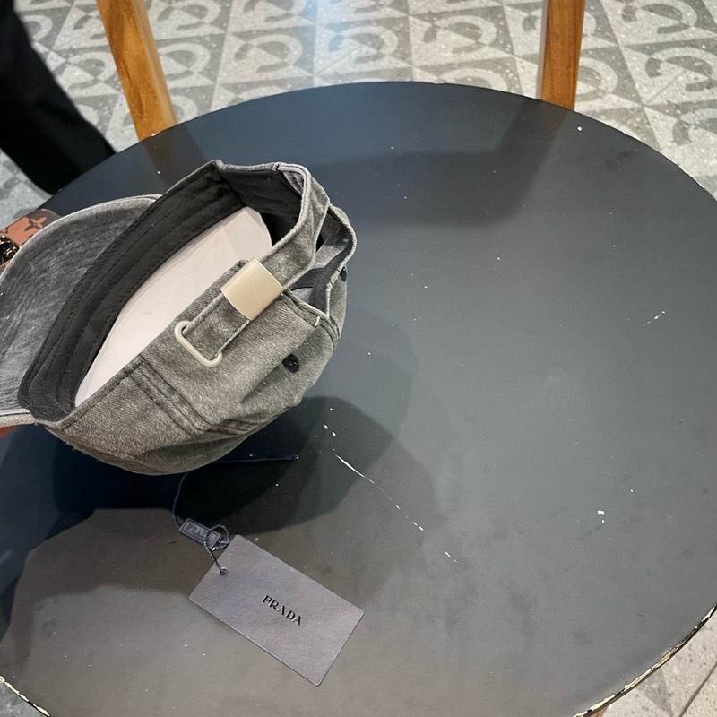 Prada cap 92 (3)