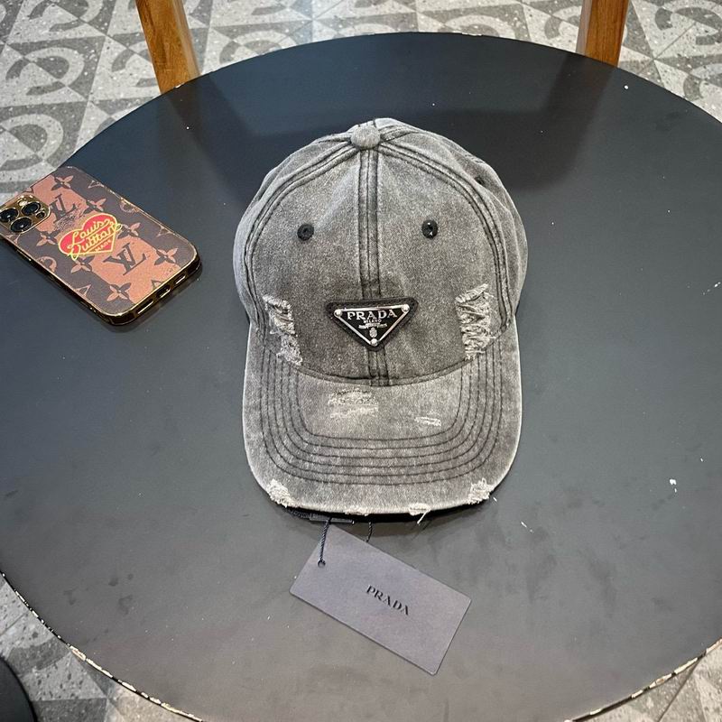 Prada cap 92 (9)