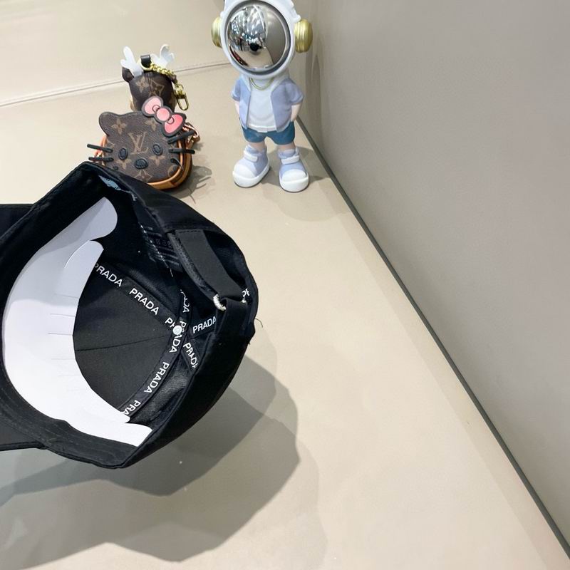 Prada cap 94 (21)
