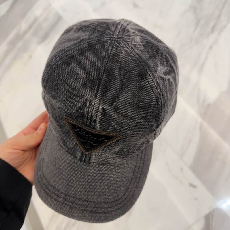 Prada cap dx (3)