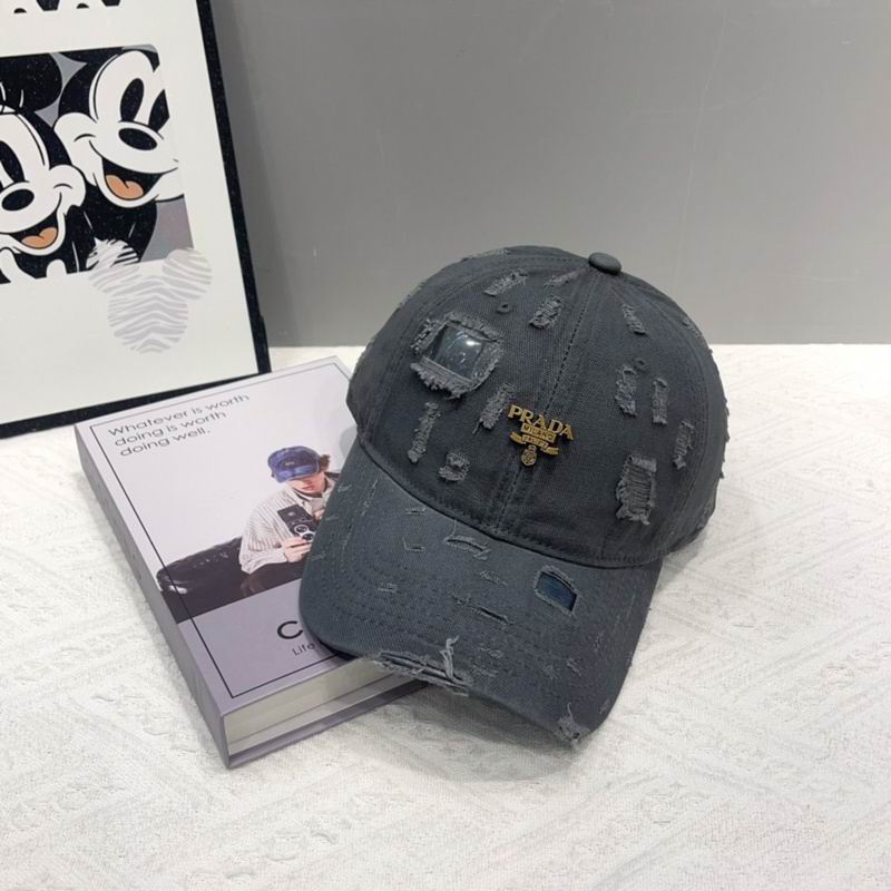 Prada cap hm (9)