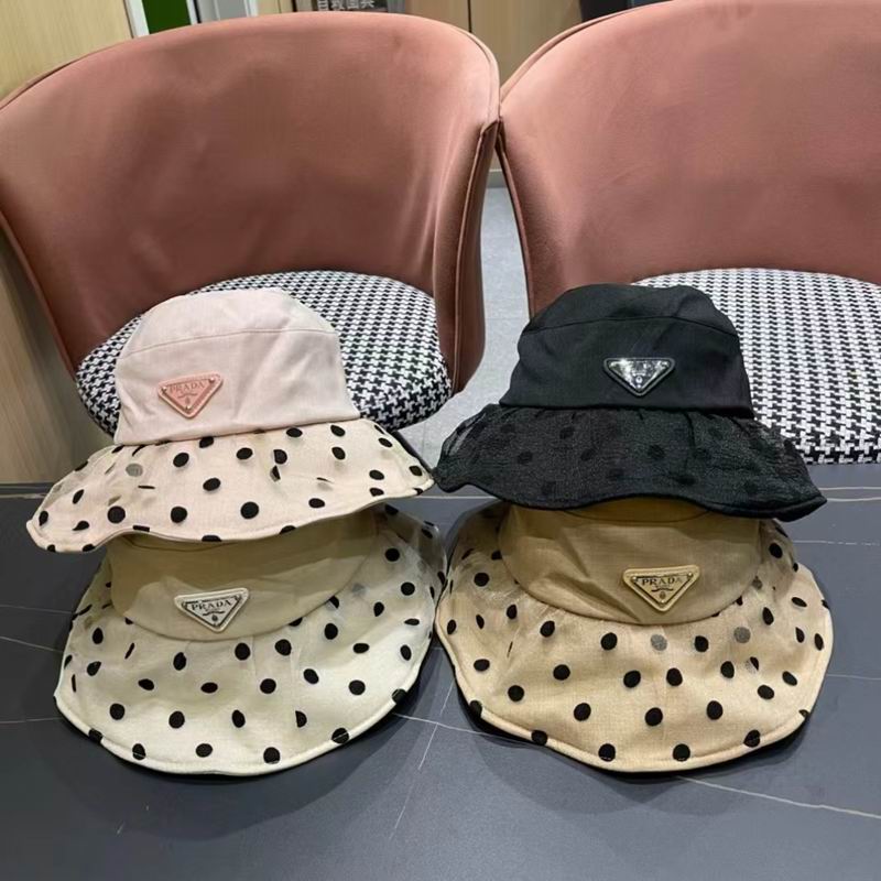 Prada hat 77 (1)