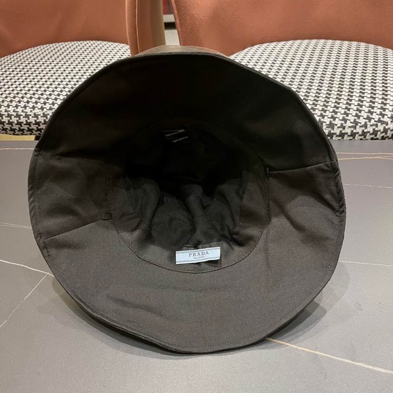 Prada hat 77 (2)
