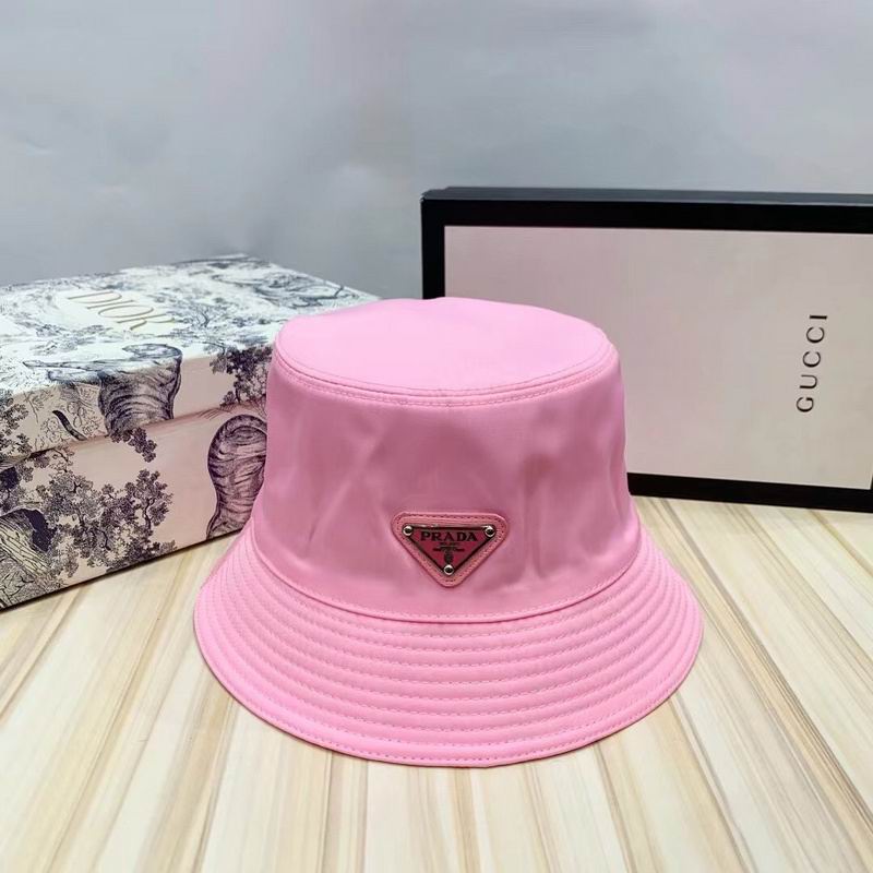 Prada hat hm (3)