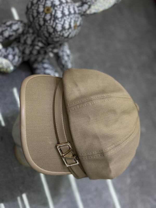 Valentino cap dx (3)