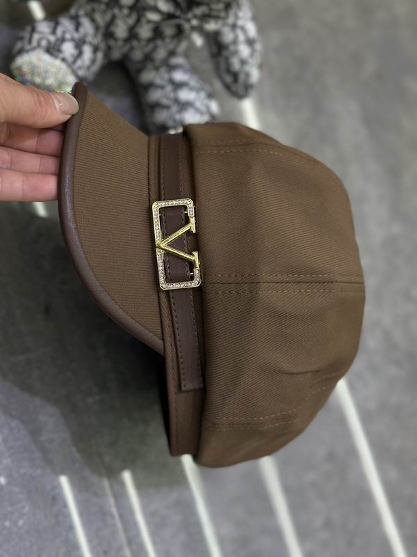 Valentino cap dx (5)