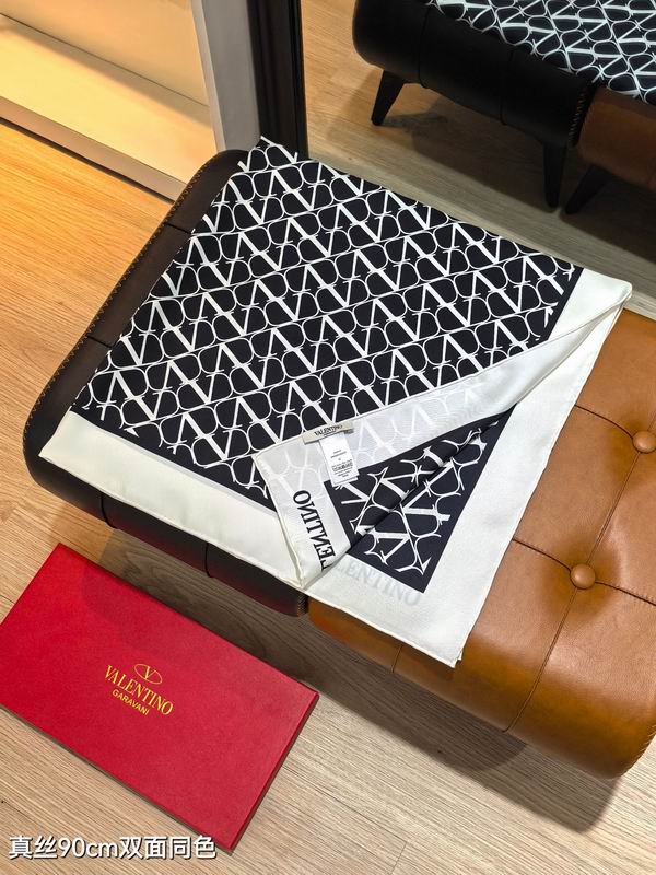 Valentino silk scarf 90X90cm E50 (17)