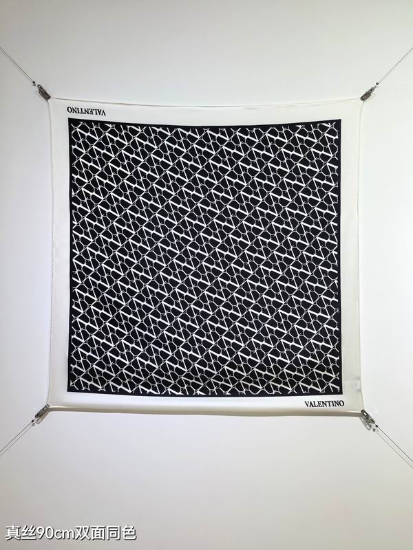 Valentino silk scarf 90X90cm E50 (18)