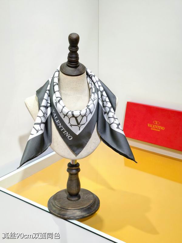 Valentino silk scarf 90X90cm E50 (2)