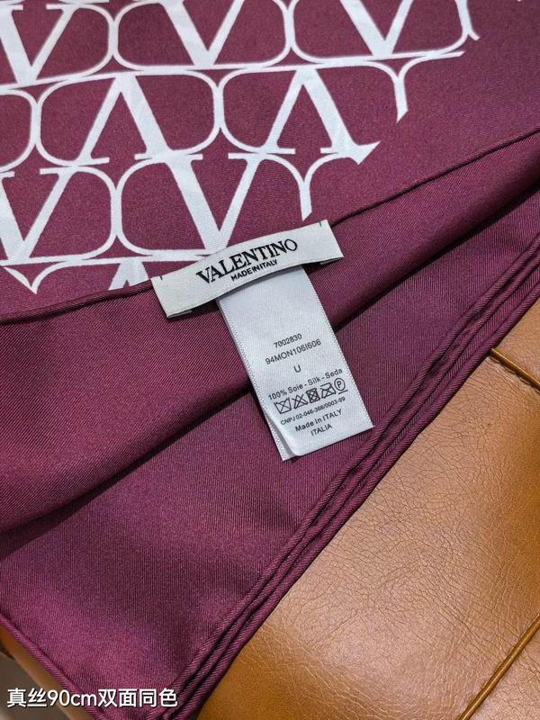 Valentino silk scarf 90X90cm E50 (23)