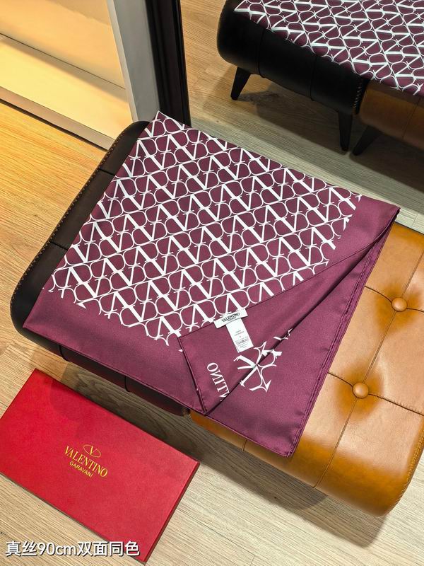 Valentino silk scarf 90X90cm E50 (26)