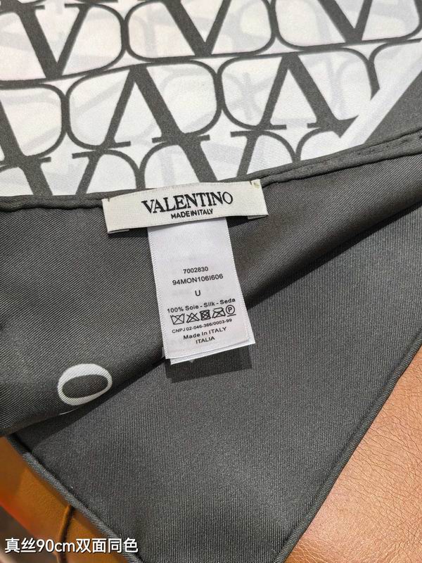 Valentino silk scarf 90X90cm E50 (5)