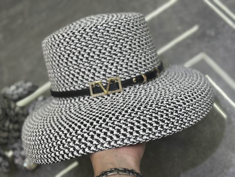 Valentino top hat dx (3)