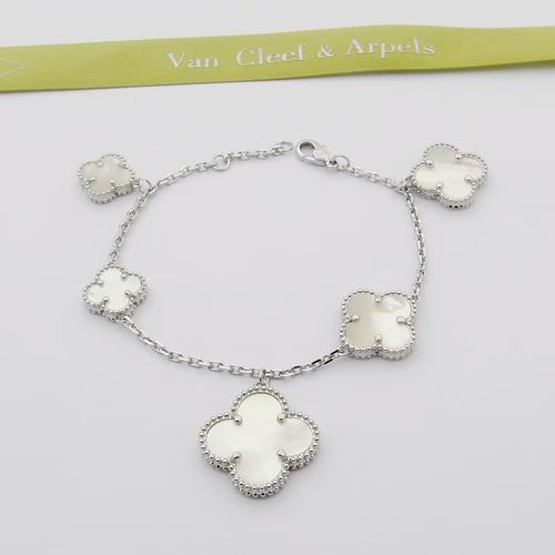 Van Cleef & Arpels bracelet 01lyh39 (3)