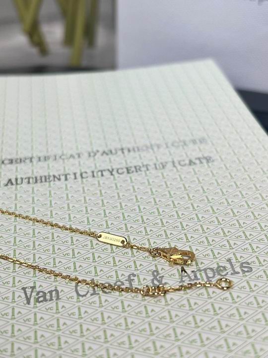 Van Cleef & Arpels bracelet 11lyh36 (3)
