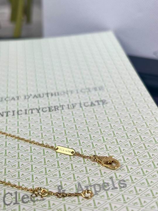 Van Cleef & Arpels bracelet 11lyh36 (4)