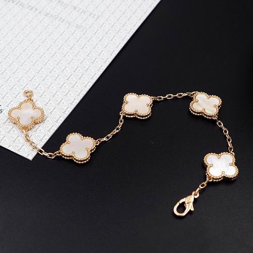 Van Cleef & Arpels bracelet 12lyh37 (5)