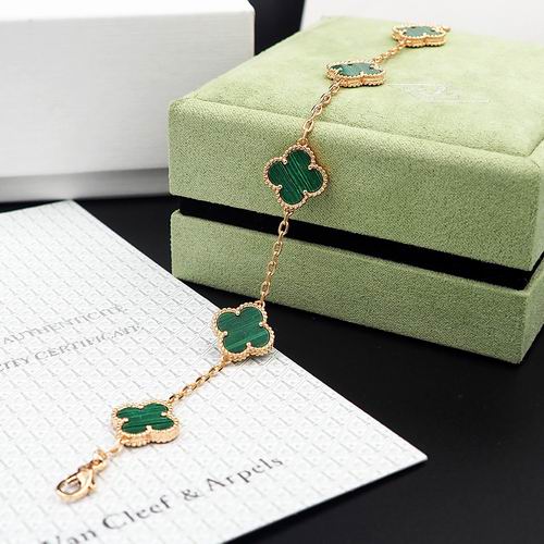Van Cleef & Arpels bracelet 12lyh37 (9)