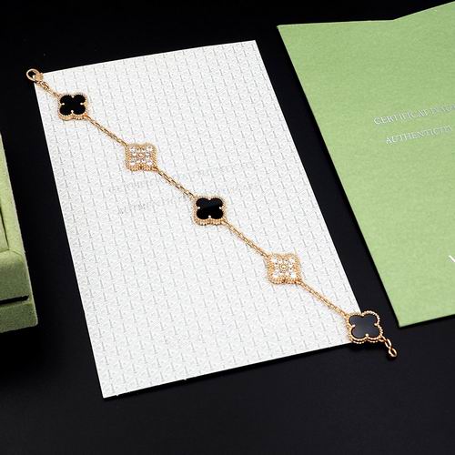 Van Cleef & Arpels bracelet 12lyh38 (24)