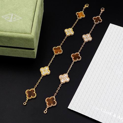 Van Cleef & Arpels bracelet 12lyh38 (7)
