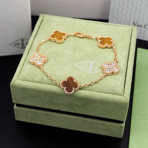 Van Cleef & Arpels bracelet 12lyh38 (8)