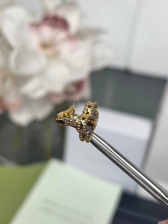 Van Cleef & Arpels earring 11lyh19 (4)