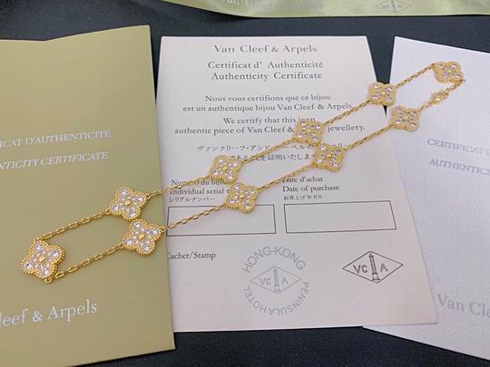 Van Cleef & Arpels necklace 01lyh41 (1)