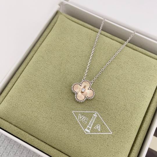 Van Cleef & Arpels necklace 12lyh39 (7)