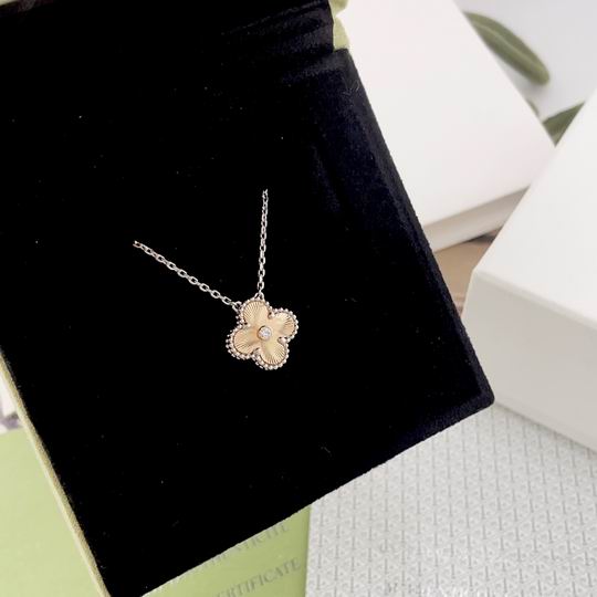 Van Cleef & Arpels necklace 12lyh39 (8)