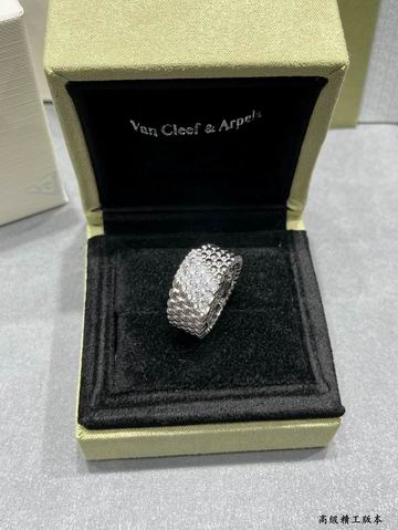 Van Cleef & Arpels ring 12lyh15 (3)
