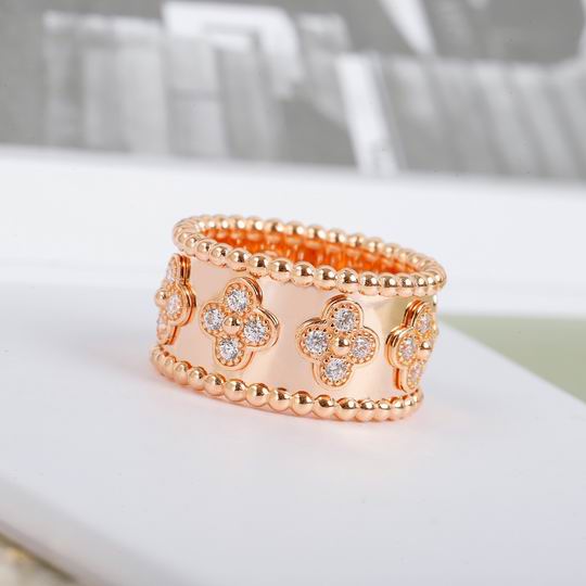 Van Cleef & Arpels ring 12lyh16 (3)