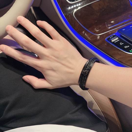 Versace bracelet 12lyh309 (3)