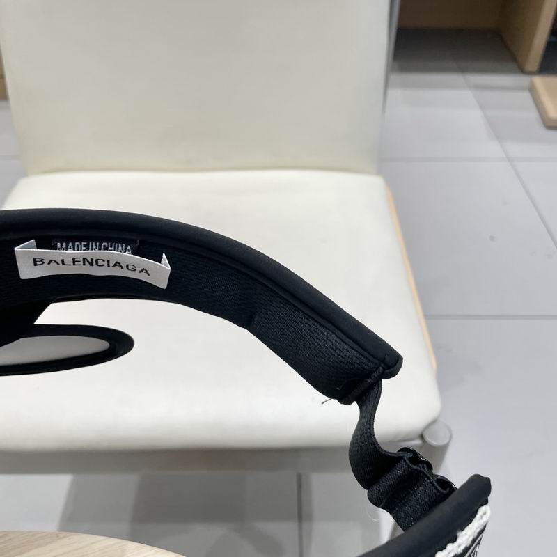 Balenciaga Visor (50)