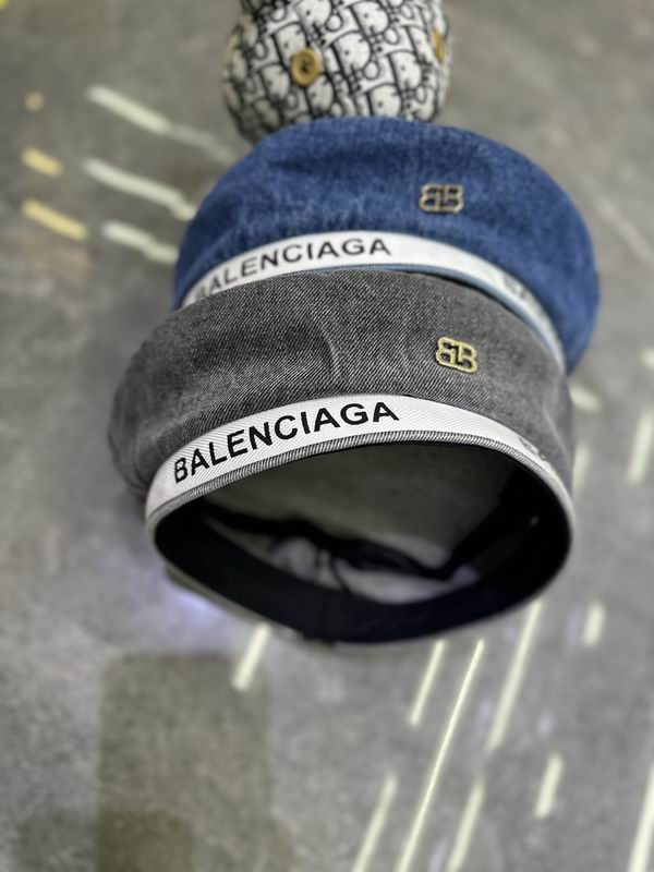 Balenciaga beret dx (1)