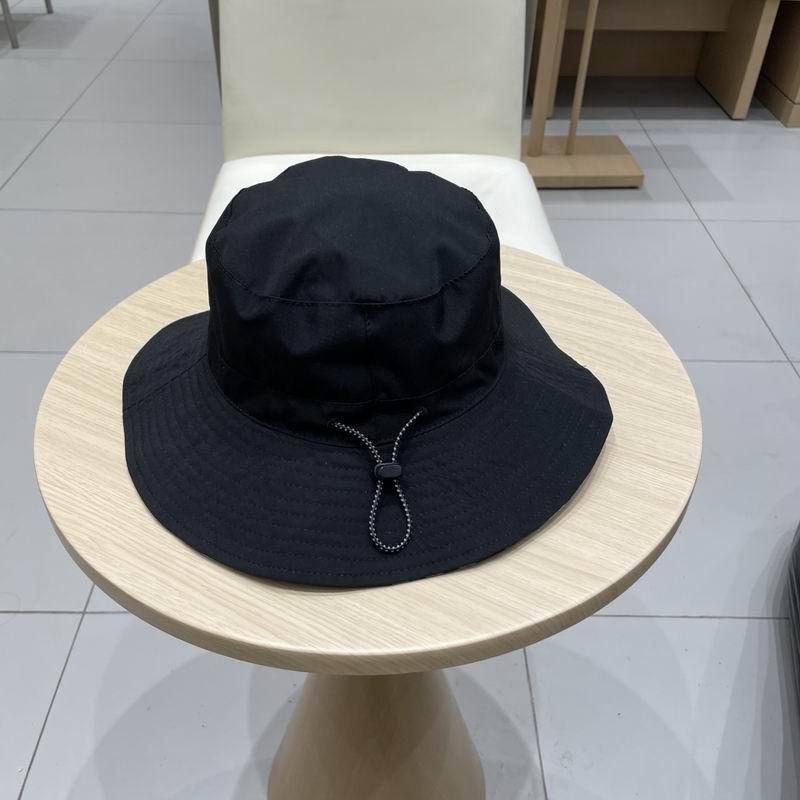 Burberry hat (16)