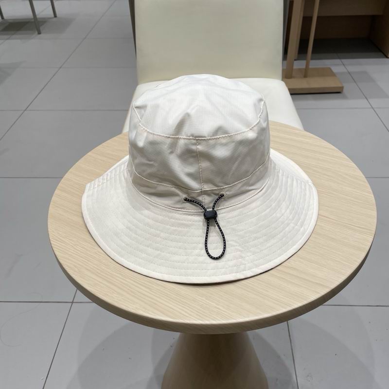 Burberry hat (7)