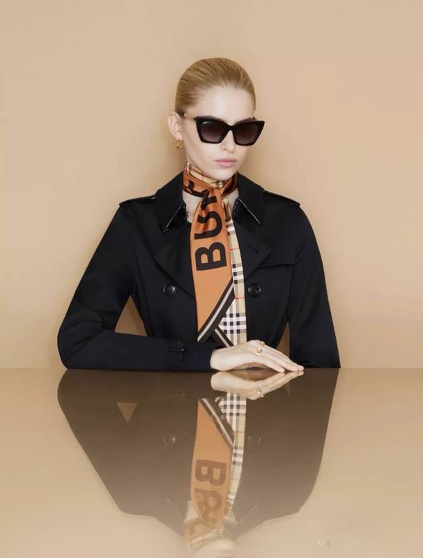 Burberry silk ribbon 120X8cm E04 (9)