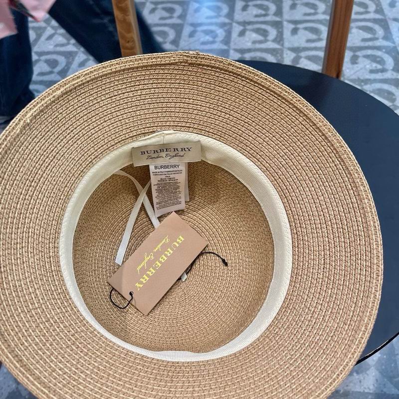 Burberry top hat (1)