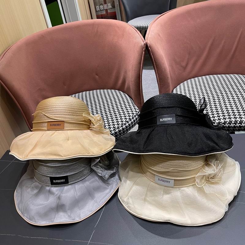 Burberry top hat (1)